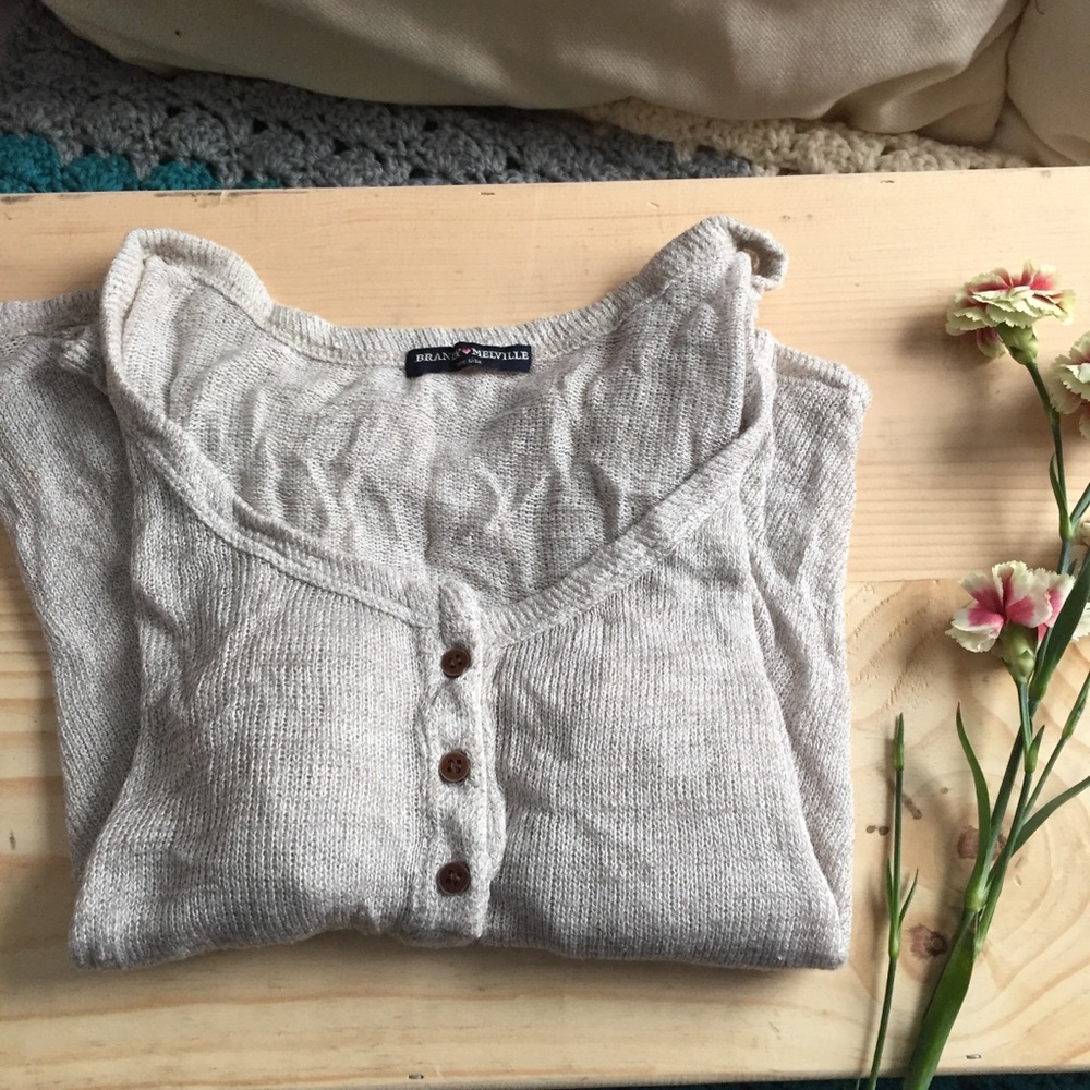 Brandy Melville • Crop Sweater